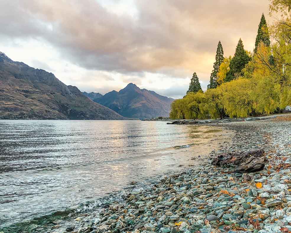 pebble beach along Lake Wakatipu